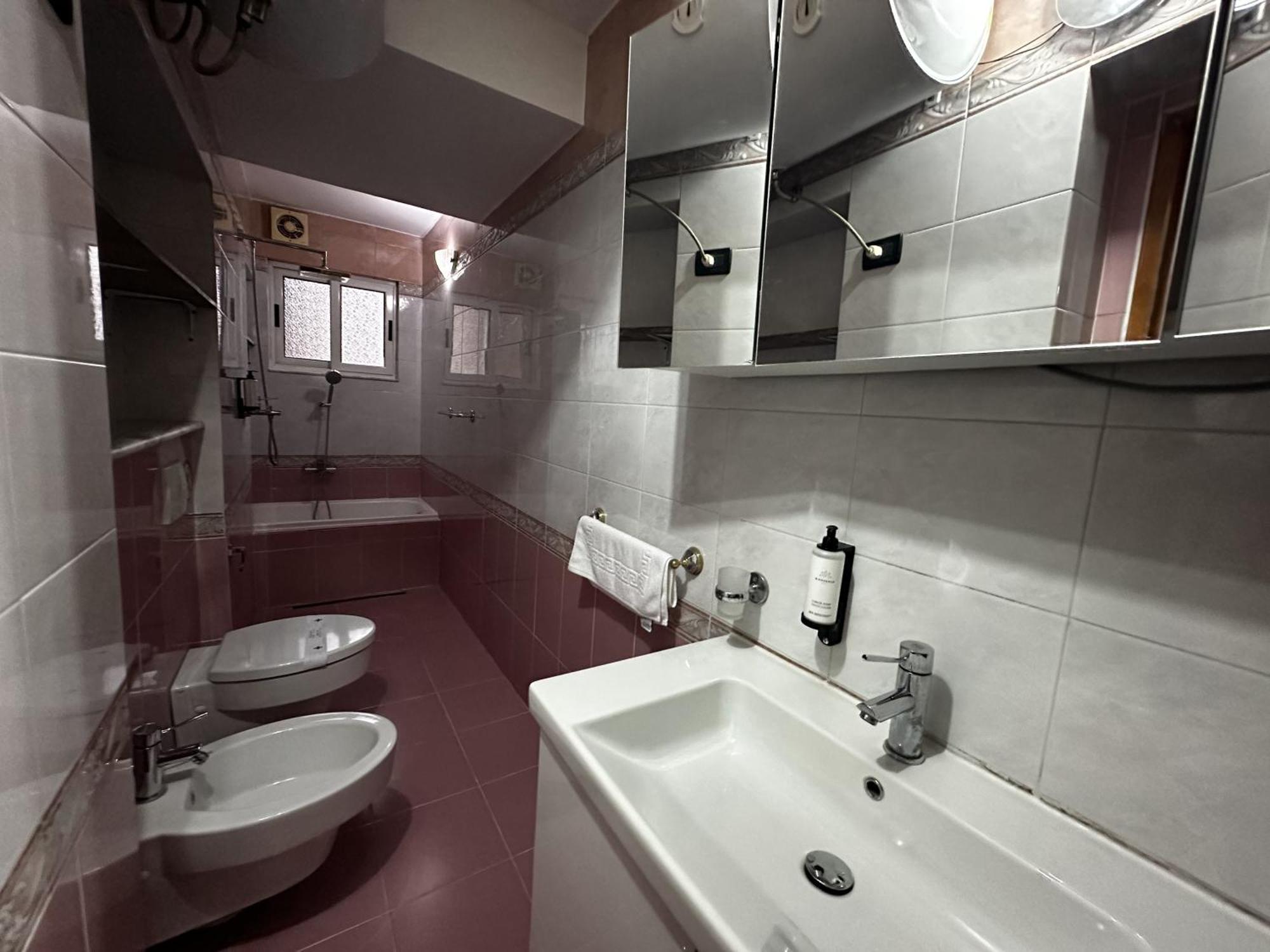 Tirana Treasure: Chic 2Br-Apartment 8Min To Skanderbeg Place 외부 사진